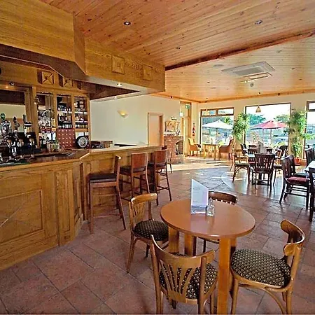 & Restaurant 3*