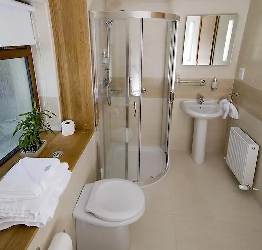 & Restaurant Downings