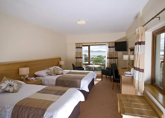 & Restaurant Downings